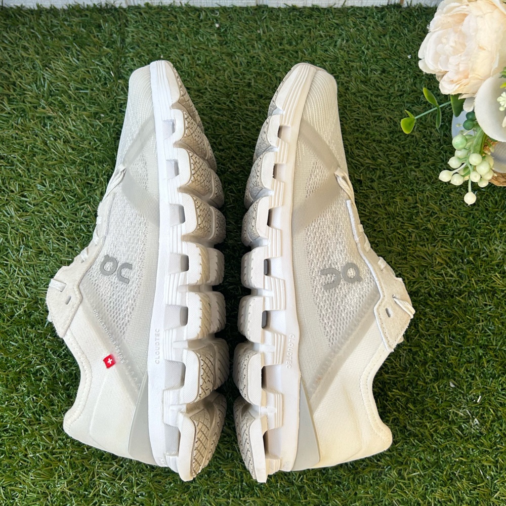 ON Cloud X 4 AD Athletic Shoe women 
$160 size 7.5 gently used
Color:White/ Wolf - Picture 8 of 16